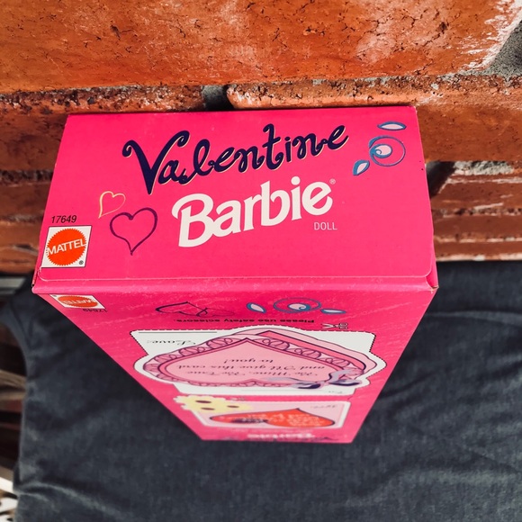 1997 Valentine Barbie doll - Picture 6 of 8